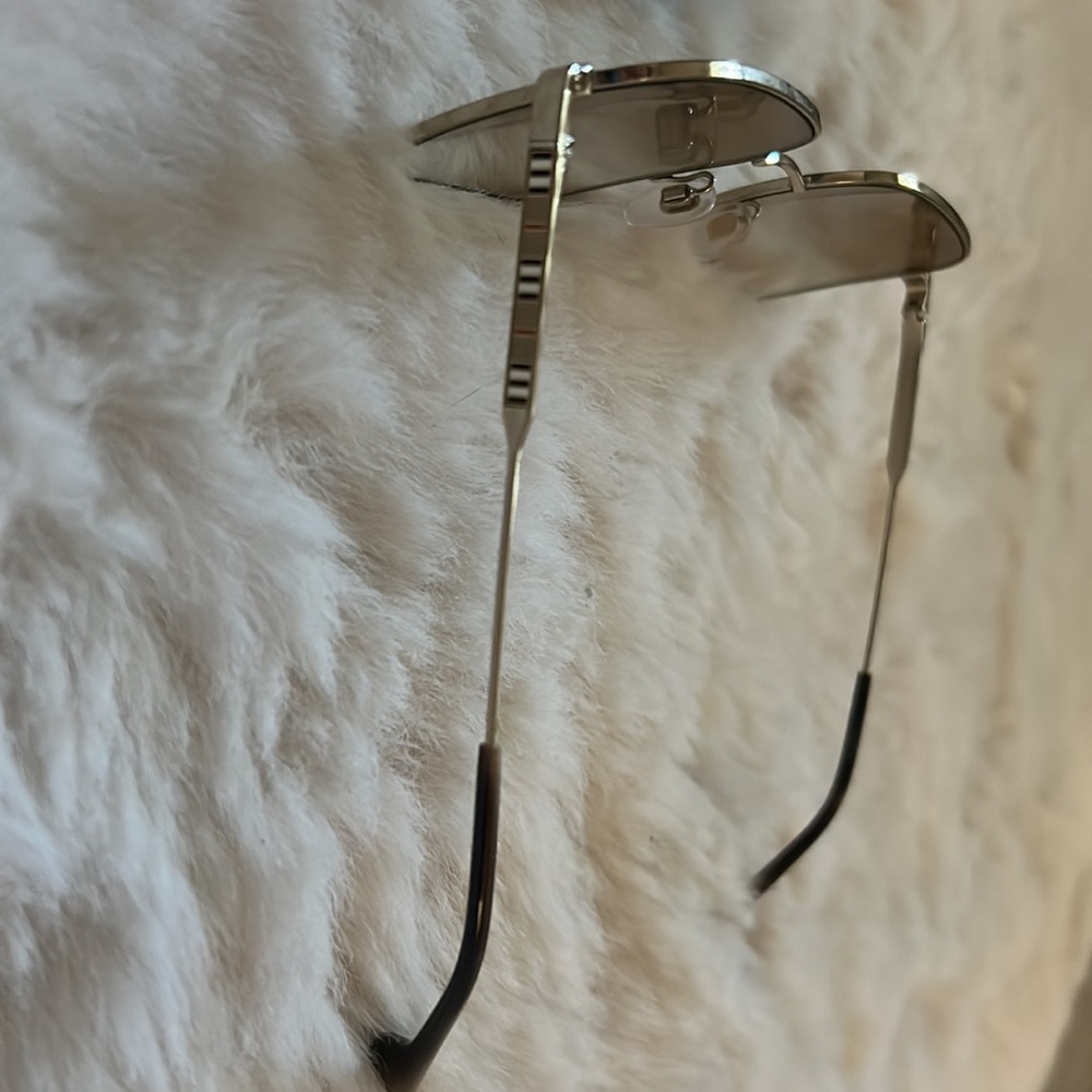 Burberry sunglasses - Picture 4 of 4